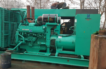 北碚发电机组如何判断水冷式机油散热器内部是否需要清洗？